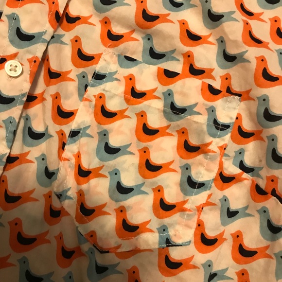 GAP birds button down boyfriend top 🕊🕊 - Picture 3 of 4